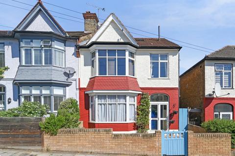 32 Polsted Road, London, SE6 4YQ