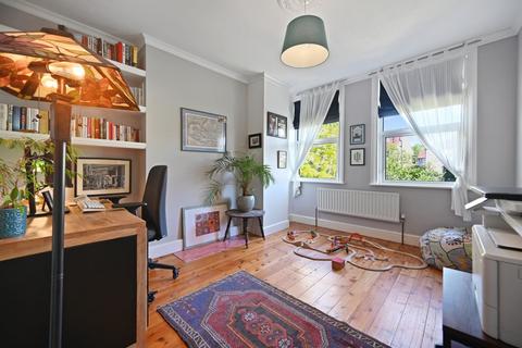 32 Polsted Road, London, SE6 4YQ