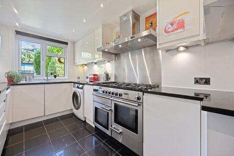 32 Polsted Road, London, SE6 4YQ
