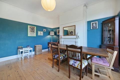 32 Polsted Road, London, SE6 4YQ