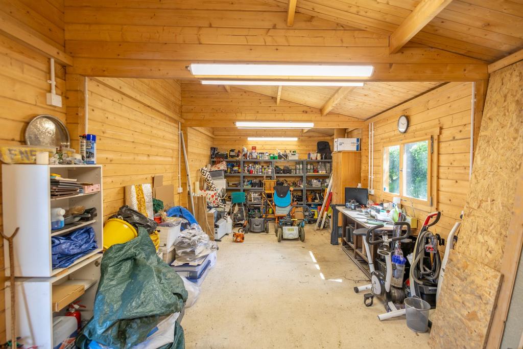 Workshop / Garage / Car Port