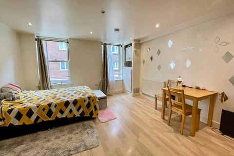 Studio for sale, Auction House Courtyard, 25 John Street, Luton, Bedfordshire, LU1 2JQ