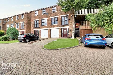 6 Nightingale Close, Biggin Hill, Westerham, TN16 3LW