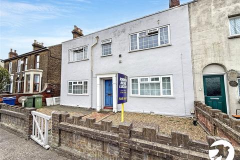 2 bedroom flat for sale, East Street, Sittingbourne, Kent, ME10