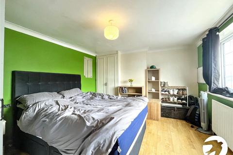 2 bedroom flat for sale, East Street, Sittingbourne, Kent, ME10