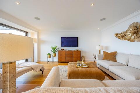 2 bedroom apartment for sale, THE SHORE, Westcliff-On-Sea