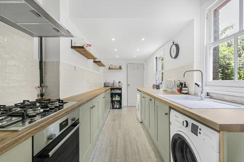 100 Bond Street, Englefield Green, Egham, TW20 0PX
