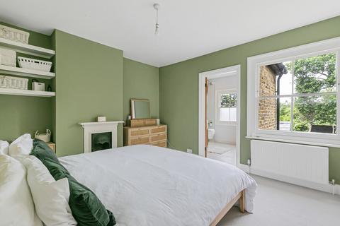 100 Bond Street, Englefield Green, Egham, TW20 0PX