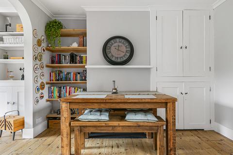 100 Bond Street, Englefield Green, Egham, TW20 0PX