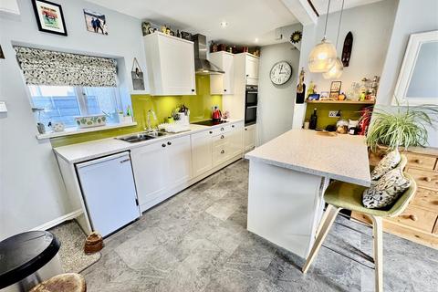 undefined, Glan Y Pwll, Nefyn, Pwllheli