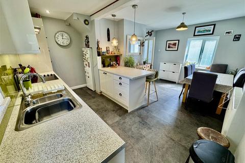 undefined, Glan Y Pwll, Nefyn, Pwllheli