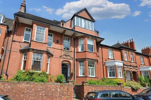 5 bedroom townhouse for sale, Northesk Street, Stone