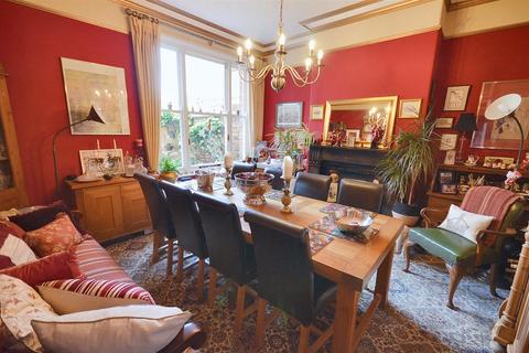 5 bedroom townhouse for sale, Northesk Street, Stone