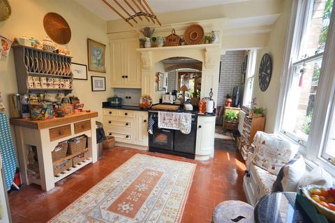 5 bedroom townhouse for sale, Northesk Street, Stone
