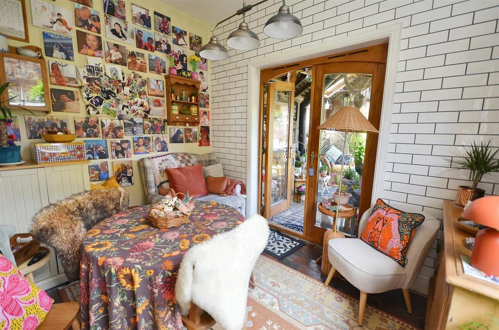 Breakfast Room
