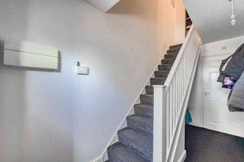 3 bedroom townhouse for sale, Prospect Court, Batley