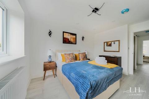 47 Brooklands Road, Romford, RM7 7EB