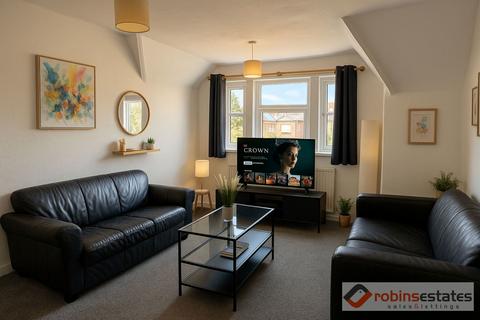 6 bedroom terraced house to rent, Arthur Street, Nottingham, NG7 4DW