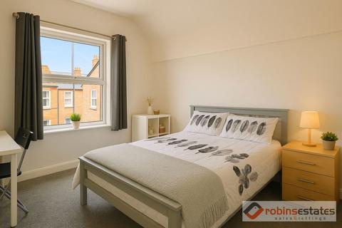 6 bedroom terraced house to rent, Arthur Street, Nottingham, NG7 4DW