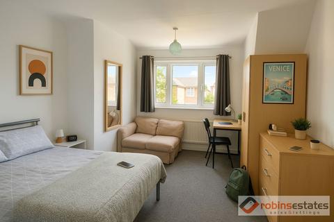 6 bedroom terraced house to rent, Arthur Street, Nottingham, NG7 4DW