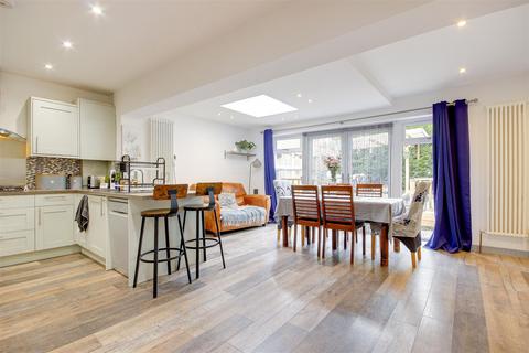 14 Rendlesham Road, Enfield, EN2 0TZ