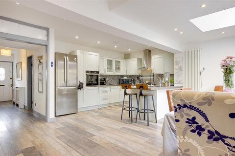 14 Rendlesham Road, Enfield, EN2 0TZ