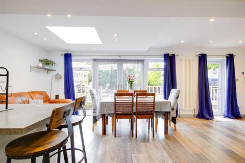 14 Rendlesham Road, Enfield, EN2 0TZ