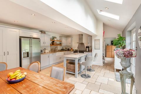 Raven House Chamberlaines, Harpenden, AL5 3PW