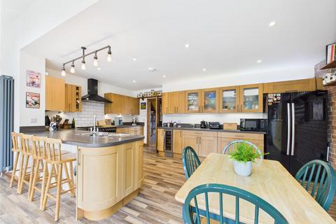 5 East Mount, North Ferriby, HU14 3BX