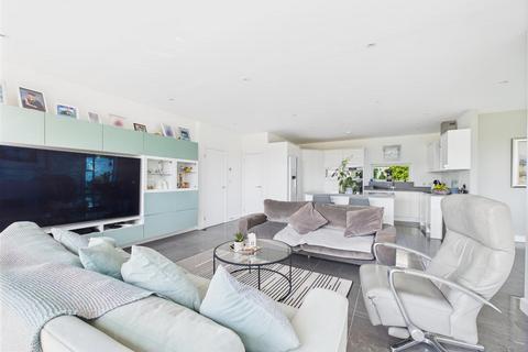 4 bedroom detached house for sale, Arosfa Avenue, Porthcawl CF36