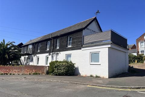 3 bedroom flat for sale, Arctic Road, Cowes