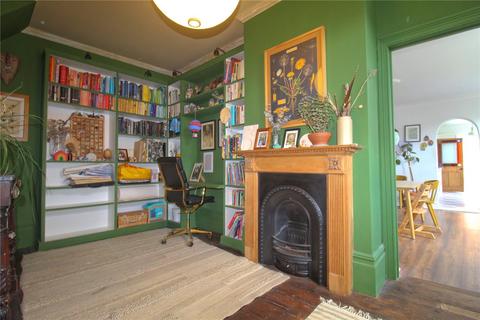1 Avenue Road, Trowbridge, BA14 0AQ