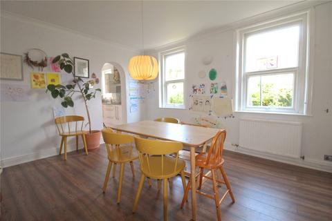 1 Avenue Road, Trowbridge, BA14 0AQ