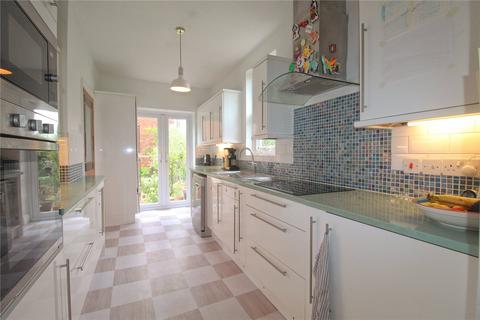 1 Avenue Road, Trowbridge, BA14 0AQ
