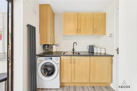 62 Eaton Close, Hatton, Derby, DE65 5ED