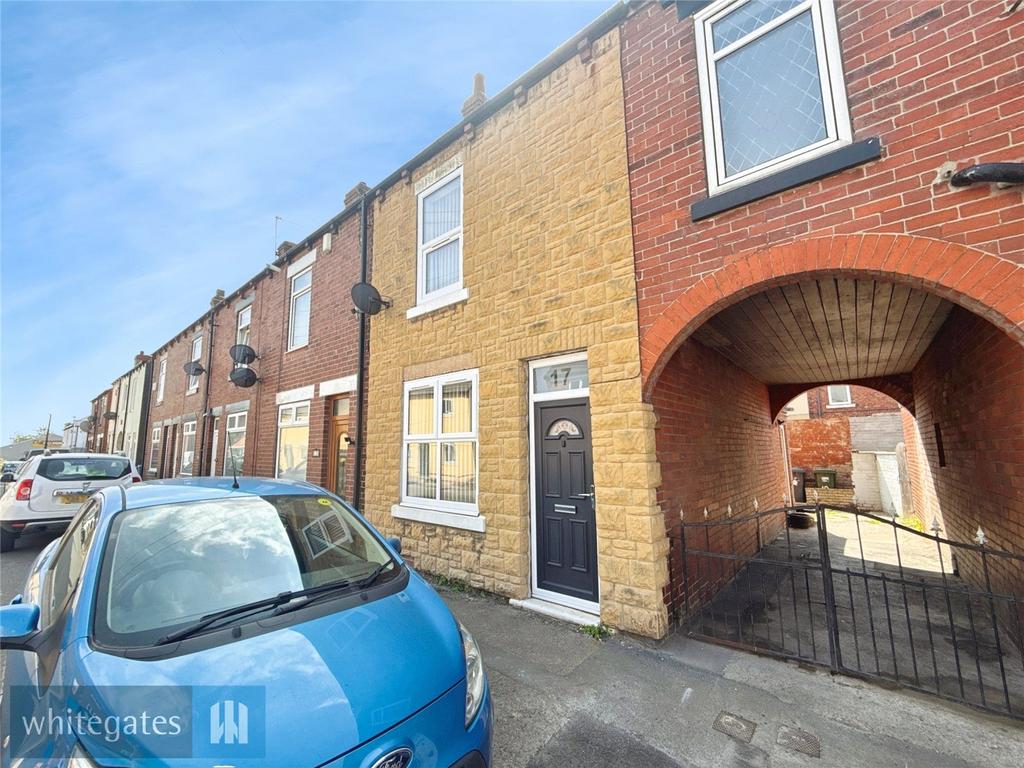 Filey Avenue, Royston, S71 2 bed terraced house for sale - £105,000