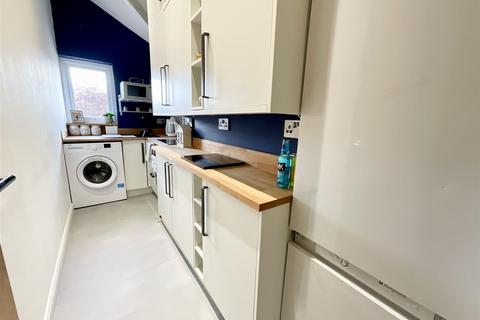 2 bedroom apartment for sale, Westbourne Road, Dacre, YO11