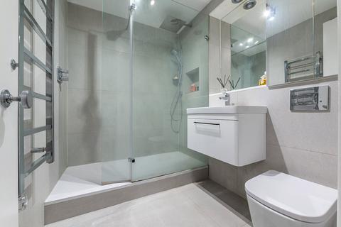 1 bedroom flat to rent, The Circle, Queen Elizabeth Street, London