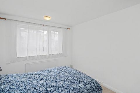 2 bedroom apartment to rent, Exeter Court, Surbiton KT6