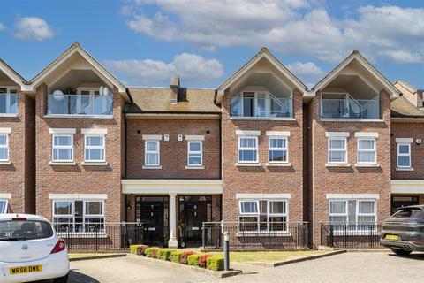 Green Lawns Close, Harpenden