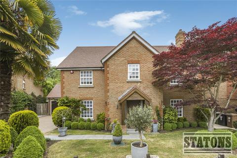 4 bedroom detached house for sale, May Gardens, Elstree, Hertfordshire, WD6