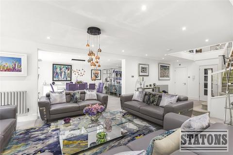 4 bedroom detached house for sale, May Gardens, Elstree, Hertfordshire, WD6