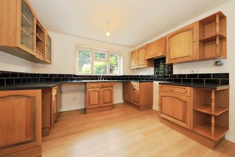 18 Cosgrove Walk, Wolverhampton, WV8 1YD