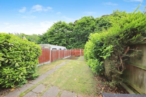 18 Cosgrove Walk, Wolverhampton, WV8 1YD
