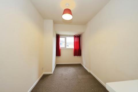 18 Cosgrove Walk, Wolverhampton, WV8 1YD