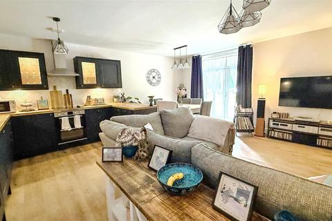 2 bedroom apartment for sale, Middlepark Drive, Birmingham B31