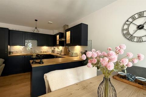 2 bedroom apartment for sale, Middlepark Drive, Birmingham B31