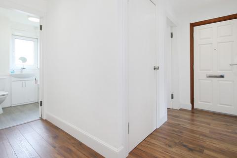 3/6 Oxgangs Avenue, Edinburgh, EH13 9HZ