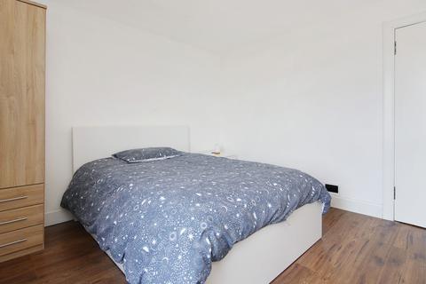 3/6 Oxgangs Avenue, Edinburgh, EH13 9HZ