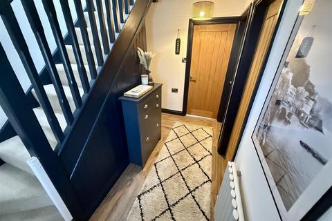 12 Haulfan, Ffosyffin, Aberaeron, SA46 0HT